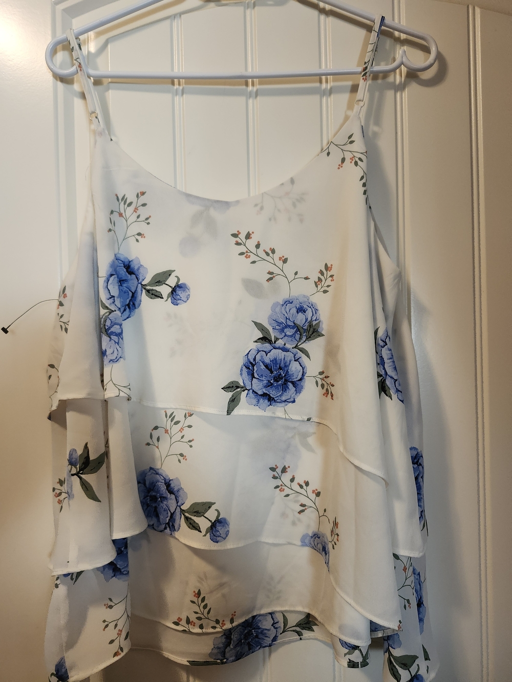 Ricki's White Floral Tiered Camisole - Blue Rose Print - Picture 3 of 3